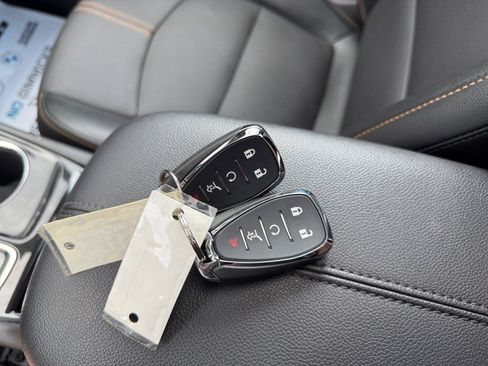 Used 2024 Chevrolet Equinox Premier AWD/4WD image 33