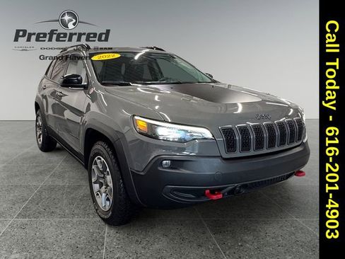Used 2022 Jeep Cherokee Trailhawk image 1