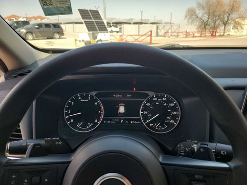 Used 2024 Nissan Rogue S image 14