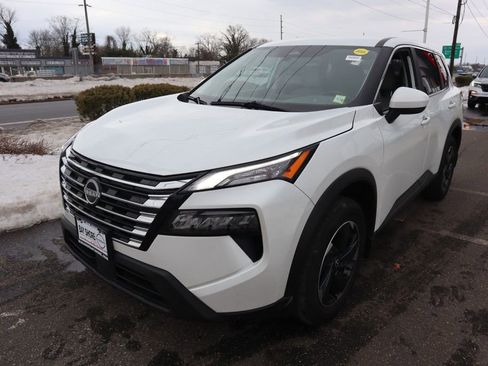 Certified 2025 Nissan Rogue SV image 8