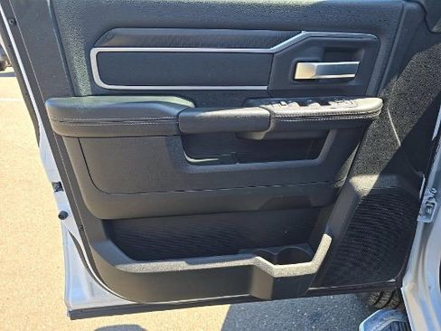 Used 2025 RAM 2500 Big Horn AWD/4WD image 9