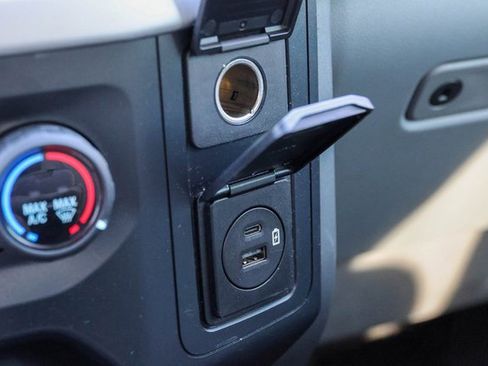 Used 2022 Ford F150 XLT image 24