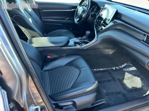 Used 2023 Toyota Camry SE image 12