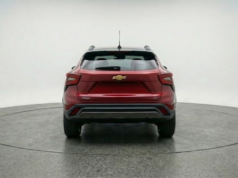 Used 2025 Chevrolet Trax LT w/ LT Convenience Package image 7