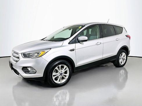 Used 2019 Ford Escape SE image 3