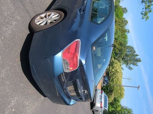 Used 2012 Subaru Impreza 2.0i Premium w/ All-Weather Pkg AWD/4WD image 5