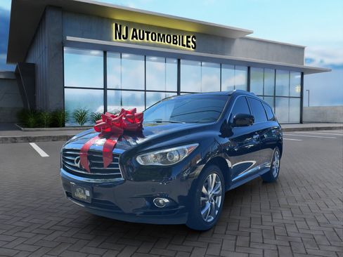 Used 2013 INFINITI JX35 AWD w/ Premium Pkg image 3
