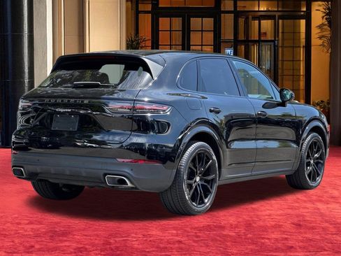 Used 2022 Porsche Cayenne AWD/4WD image 9