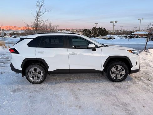 Used 2025 Toyota RAV4 XLE image 9