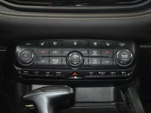 Used 2025 Dodge Durango R/T AWD/4WD image 33