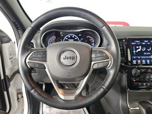 Certified 2022 Jeep Grand Cherokee Laredo E w/ Security & Convenience Group image 11