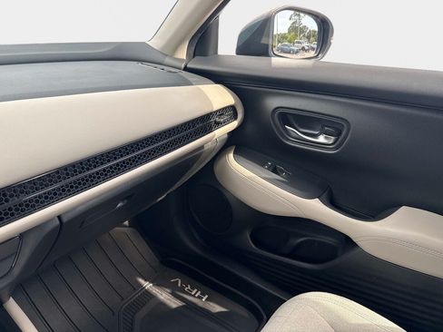 Certified 2025 Honda HR-V LX image 22