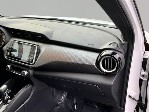 Used 2020 Nissan Kicks SV image 18