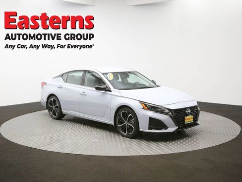 Used 2023 Nissan Altima 2.5 SR image 44