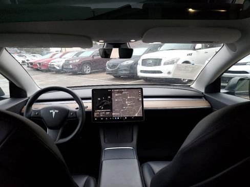 Used 2021 Tesla Model 3 Standard Range Plus image 2