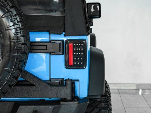 Used 2018 Jeep Wrangler Sport image 36