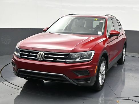 Used 2019 Volkswagen Tiguan SE w/ Panoramic Sunroof Package image 9