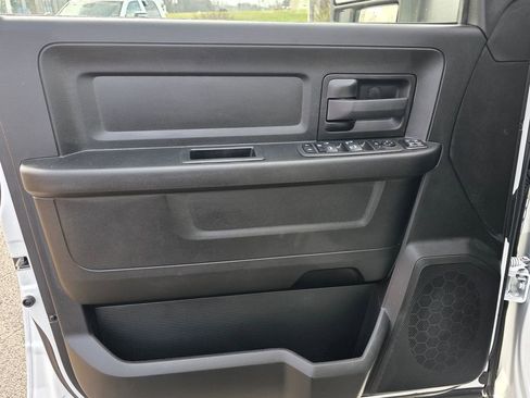 Used 2024 RAM 2500 Tradesman w/ Chrome Appearance Group image 14