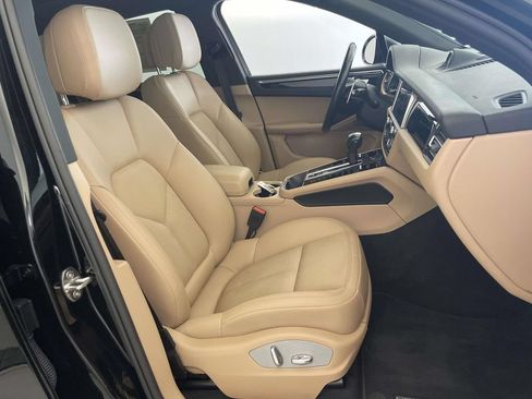 Certified 2023 Porsche Macan AWD/4WD image 23