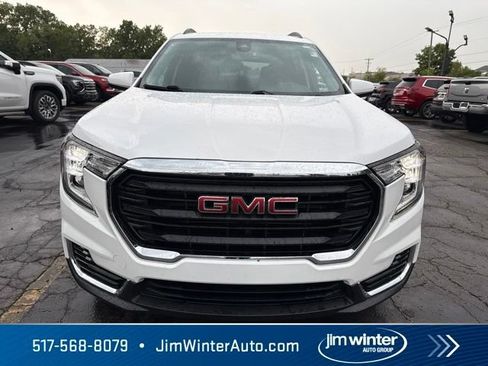 Used 2024 GMC Terrain SLE w/ Driver Convenience Package AWD/4WD image 3
