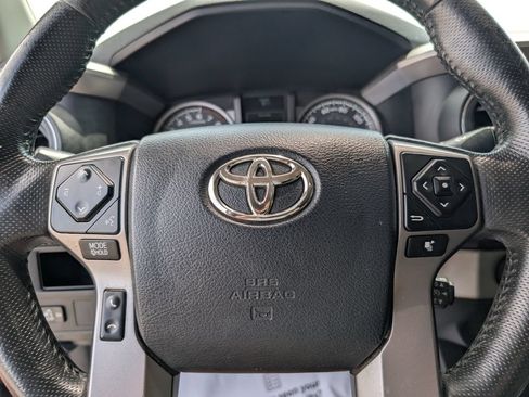 Used 2017 Toyota Tacoma SR5 w/ Tow Package AWD/4WD image 18