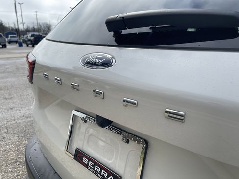 Used 2024 Ford Escape SE image 26