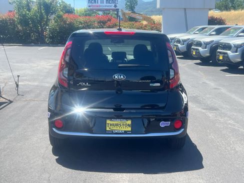 Used 2019 Kia Soul EV + image 9