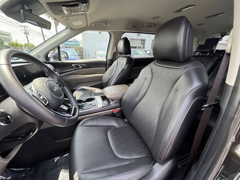 Used 2026 Kia Carnival FWD image 29