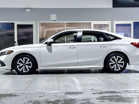 Used 2023 Honda Civic LX image 2