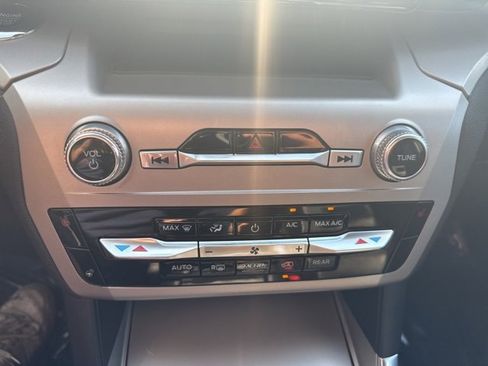 Used 2023 Ford Explorer XLT w/ Equipment Group 202A image 17