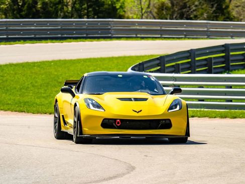 Used 2018 Chevrolet Corvette Z06 RWD image 1
