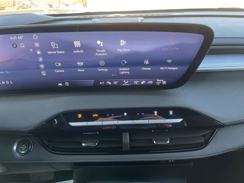 Used 2025 Buick Enclave Preferred image 26