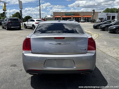 Used 2017 Chrysler 300 S w/ 300S Premium Group AWD/4WD image 6