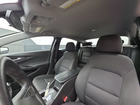 Used 2018 Chevrolet Malibu LT FWD image 15