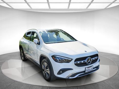 Certified 2025 Mercedes-Benz GLA 250 4MATIC image 2