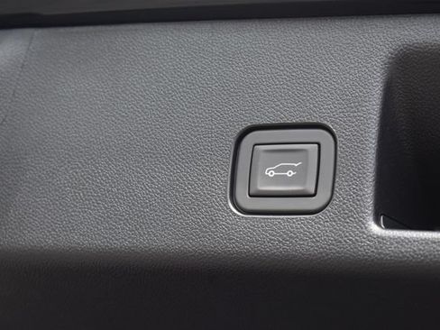 New 2026 Chevrolet Equinox EV LT AWD/4WD image 18