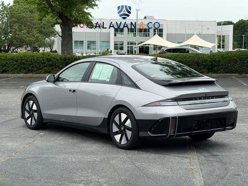 Used 2024 Hyundai Ioniq 6 SE RWD image 3