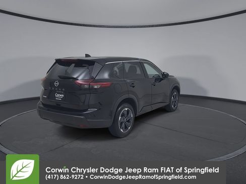 Used 2025 Nissan Rogue SV FWD image 14