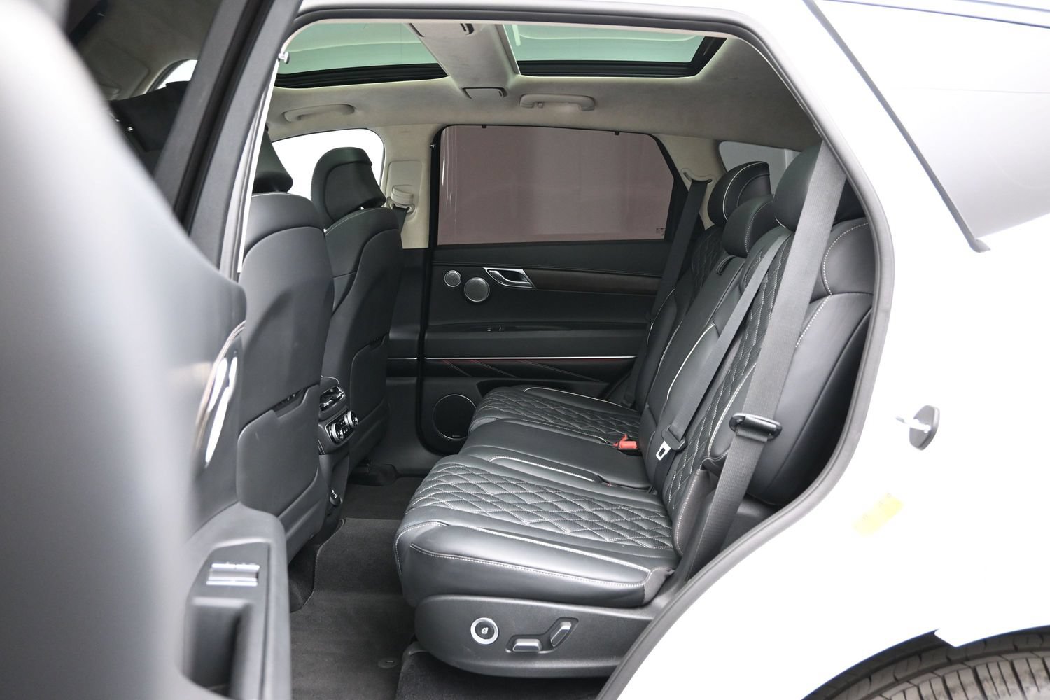 Used 2023 Genesis GV80 3.5T w/ Prestige Package AWD/4WD image 11