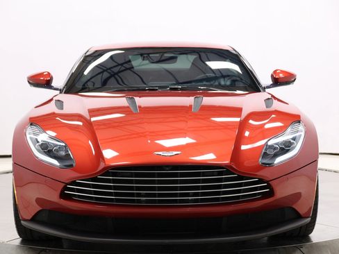 Used 2018 Aston Martin DB11 V12 RWD image 80
