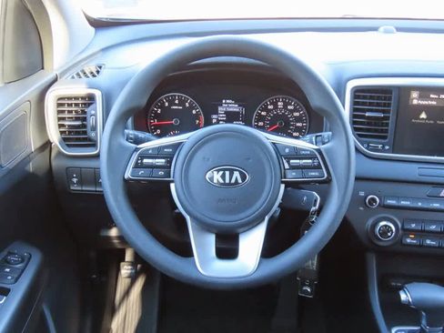 Used 2022 Kia Sportage LX image 18