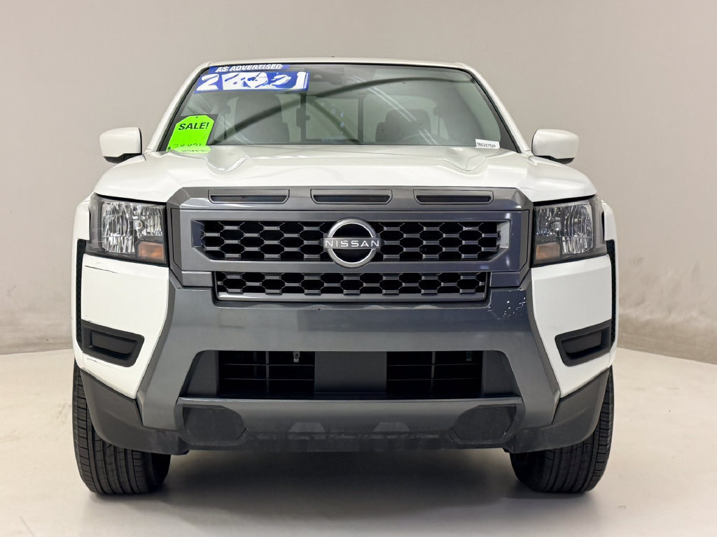 Used 2025 Nissan Frontier SV RWD image 3