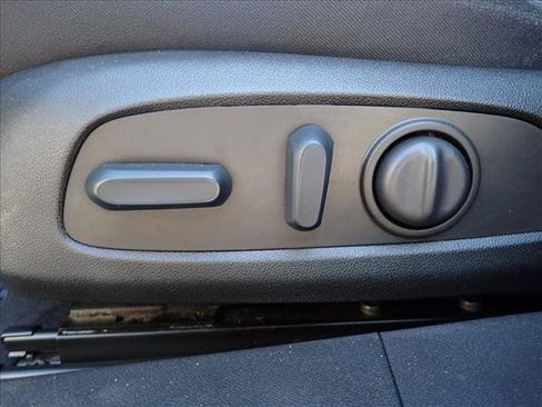 Used 2022 Chevrolet Malibu LT FWD image 11