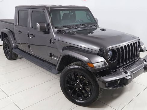 Used 2021 Jeep Gladiator Overland image 16