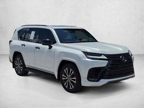 Used 2024 Lexus LX 600 4WD w/ Appearance Package image 3