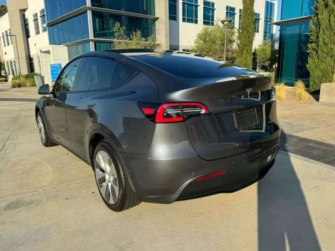 Used 2024 Tesla Model Y Long Range AWD/4WD image 6