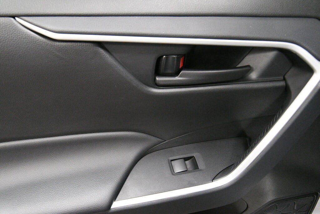 Certified 2025 Toyota RAV4 LE FWD image 20