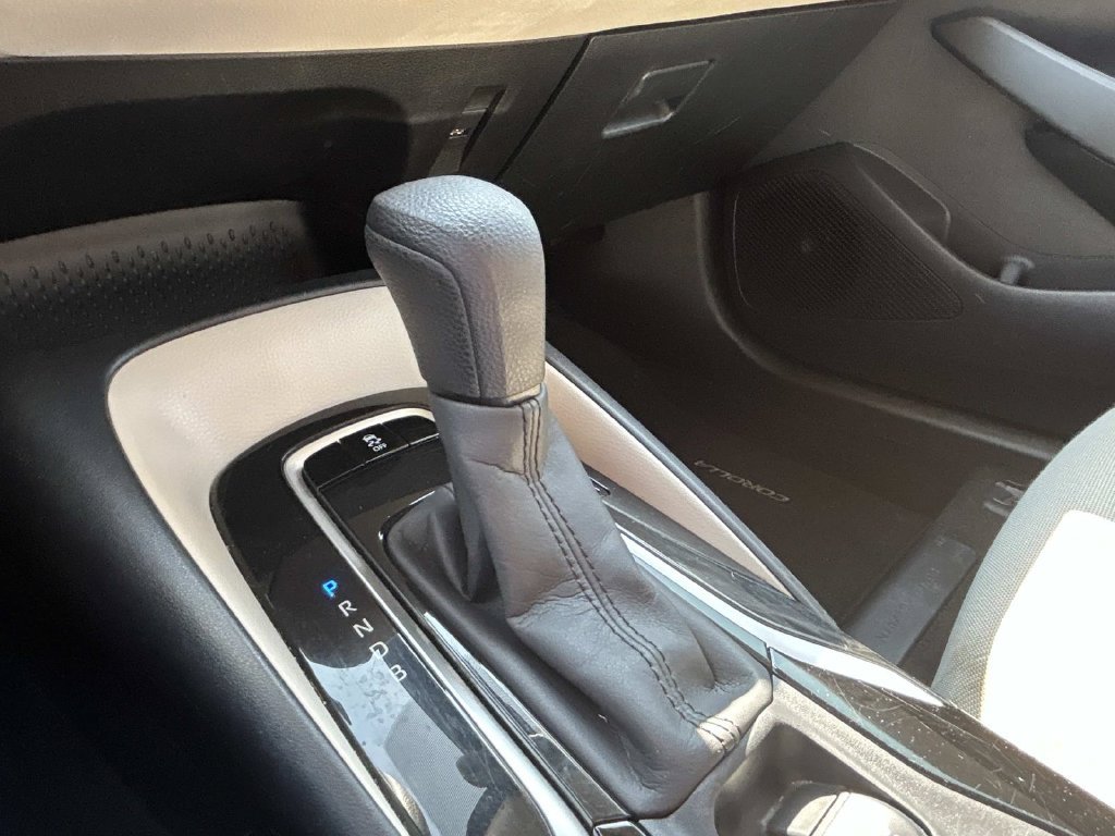 Used 2021 Toyota Corolla LE FWD image 21