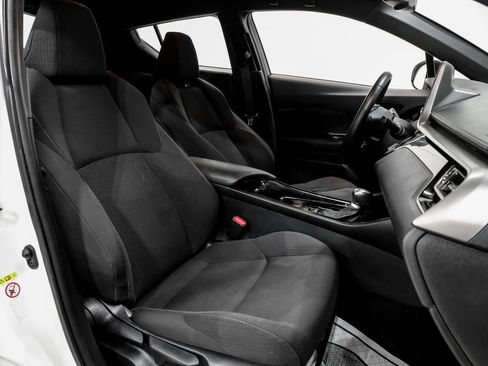 Used 2019 Toyota C-HR XLE image 42