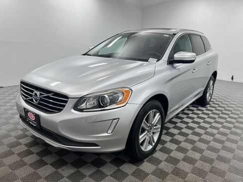 Used 2017 Volvo XC60 T5 Inscription w/ Preferred Option Package AWD/4WD image 2